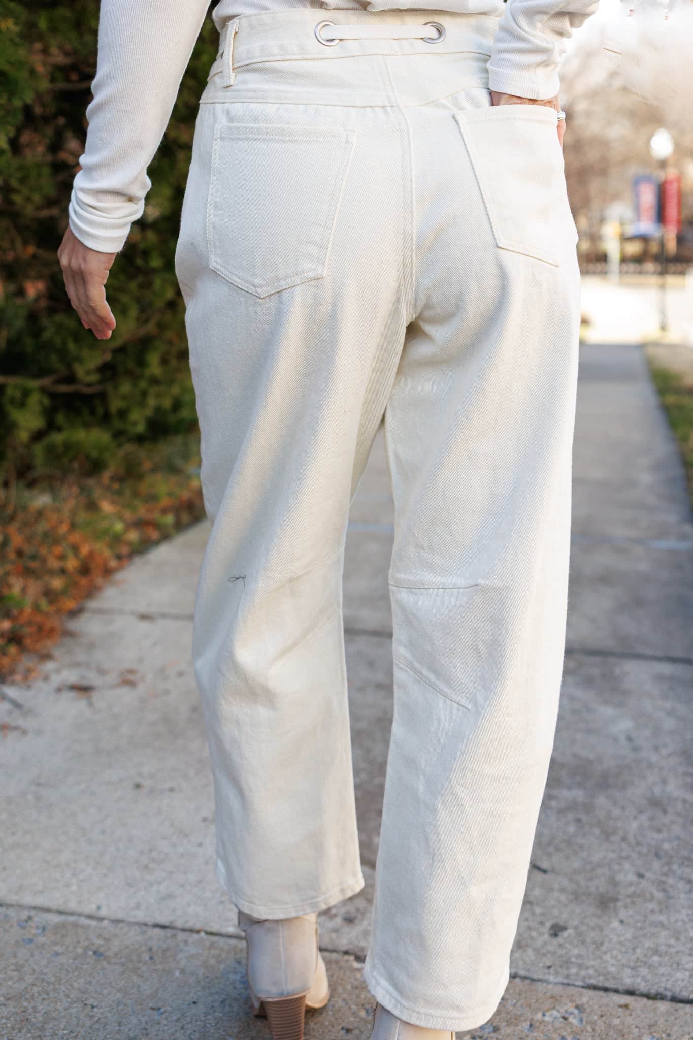 Cream Eyelet Barrel Jeans - Image 3