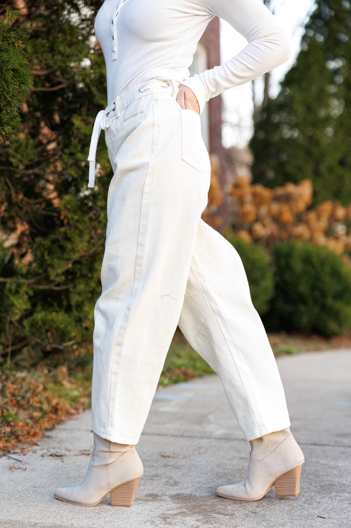 Cream Eyelet Barrel Jeans - Image 4