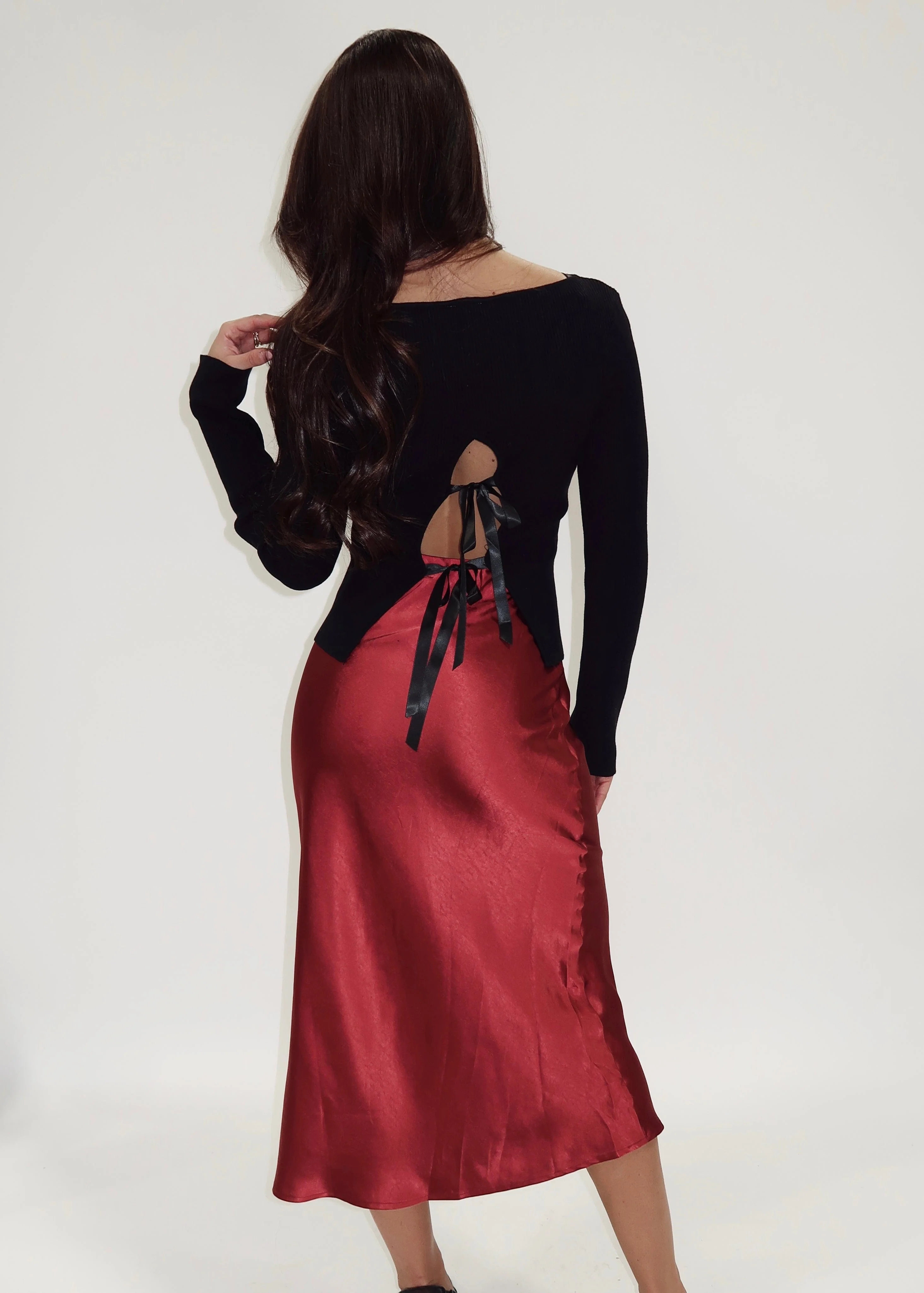 Sleek Satin Skirt - Image 11