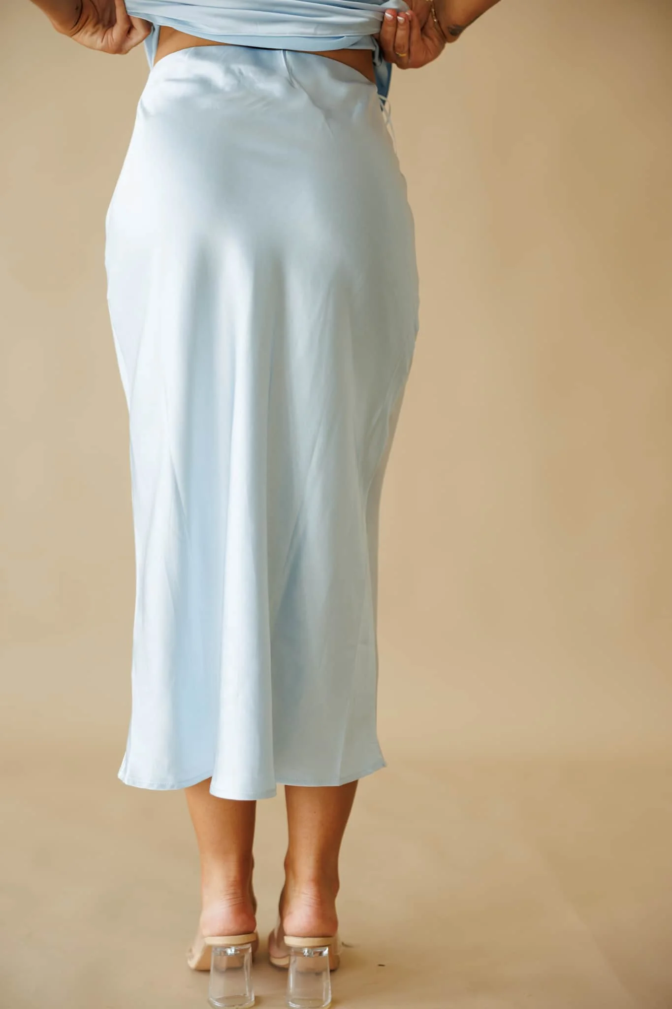 Sleek Satin Skirt - Image 7